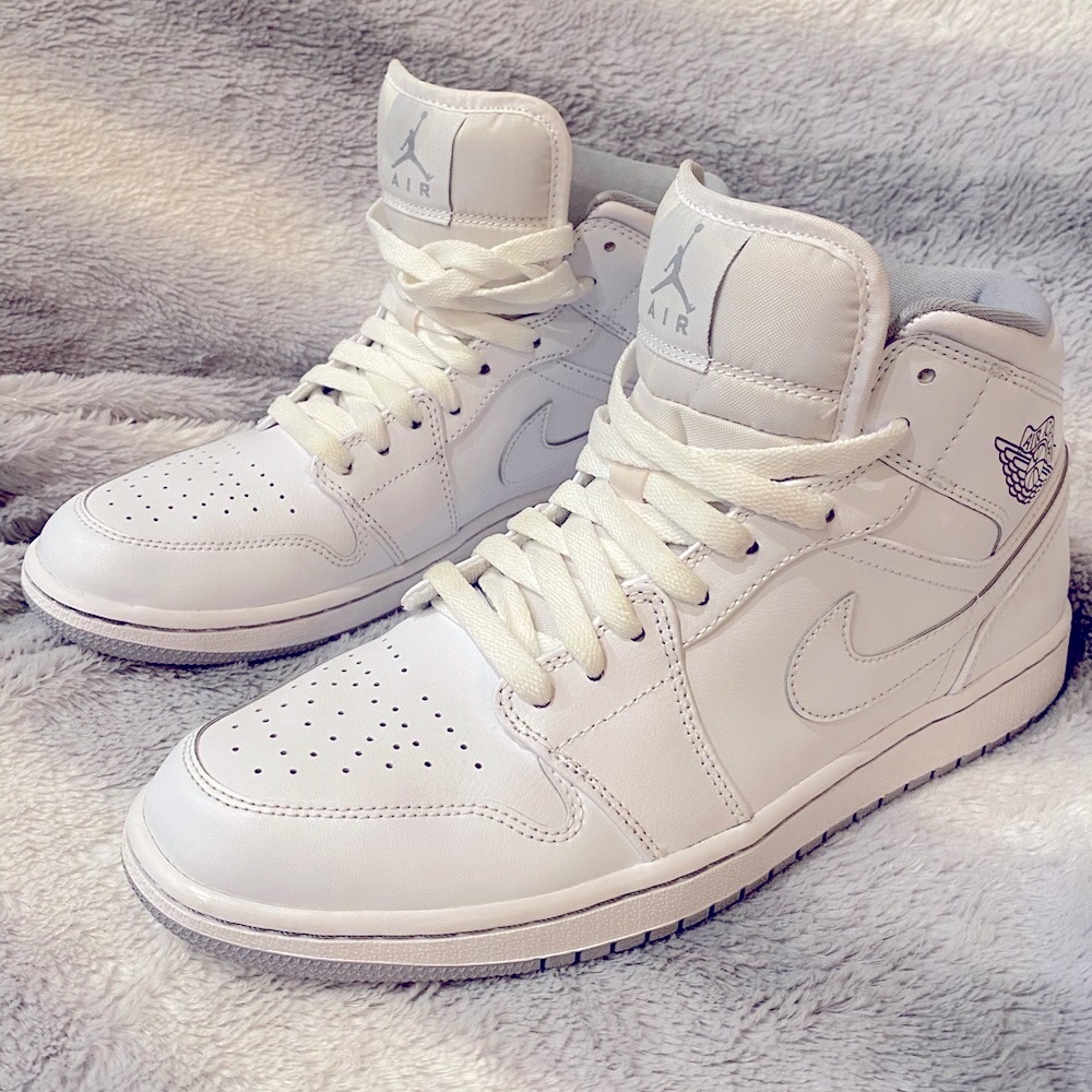 Air Jordan 1 Mid 'White Wolf Grey' (2016)